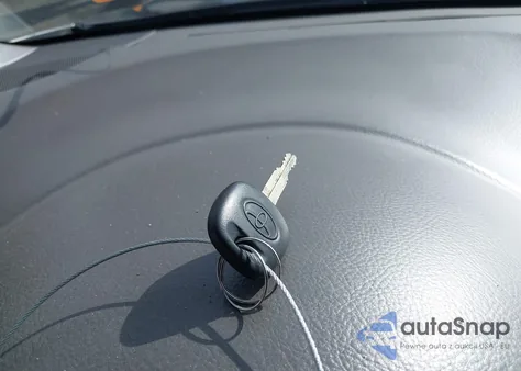 2005 Toyota Sienna Le z USA, uszkodzony, nr VIN 5TDZA23C75S321348